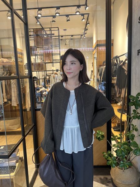 Nn124.超愛的設計師檔口厲害剪裁毛呢外 