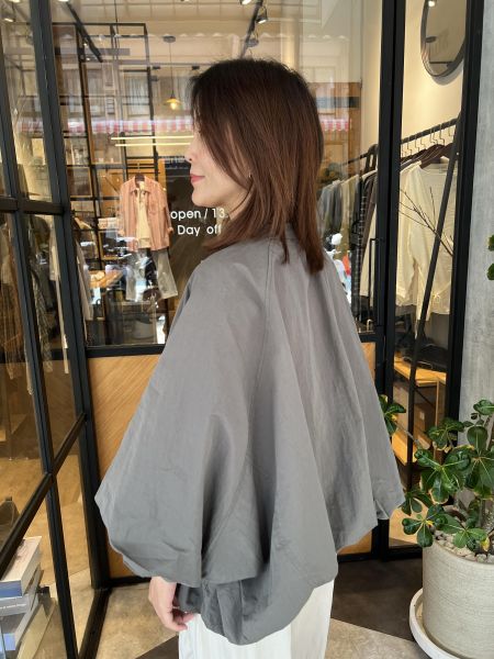 Ai24設計檔口超Q泡袖輕風衣 