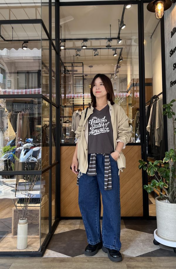 Ap402.必收V領英字方形t 