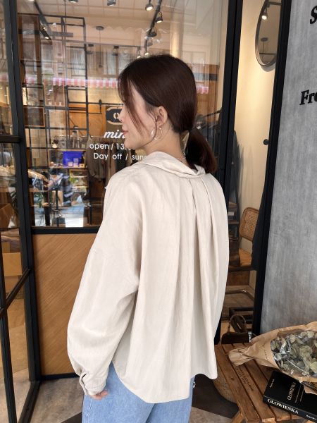 Fb07.質感愛牌家後打褶美襯衫 