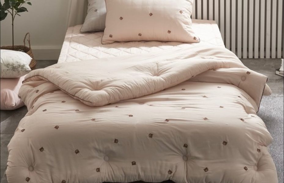 Kg07.天絲四季厚被-刺繡小熊/粉 