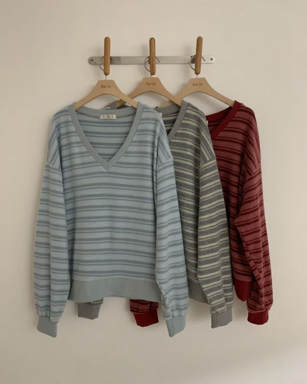 Dm105.超美霧絨v領條紋上衣 