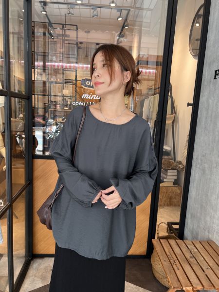 At922.質感後綁簡約衫 