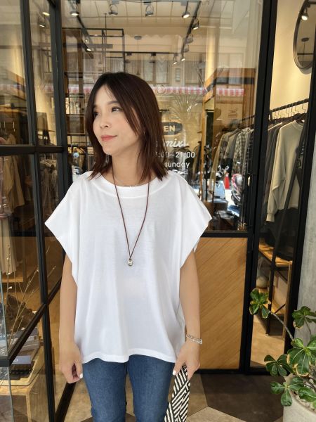 Ap412.質感愛牌家特殊料斗篷上衣 