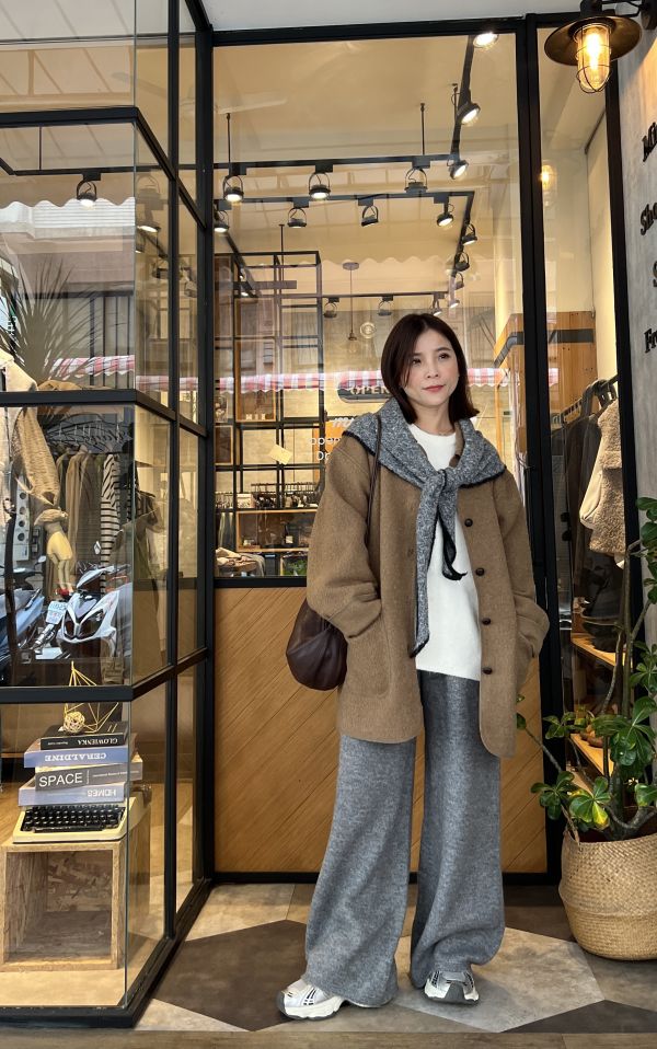 Dc122. QQ感100% 羊毛輕量大衣 