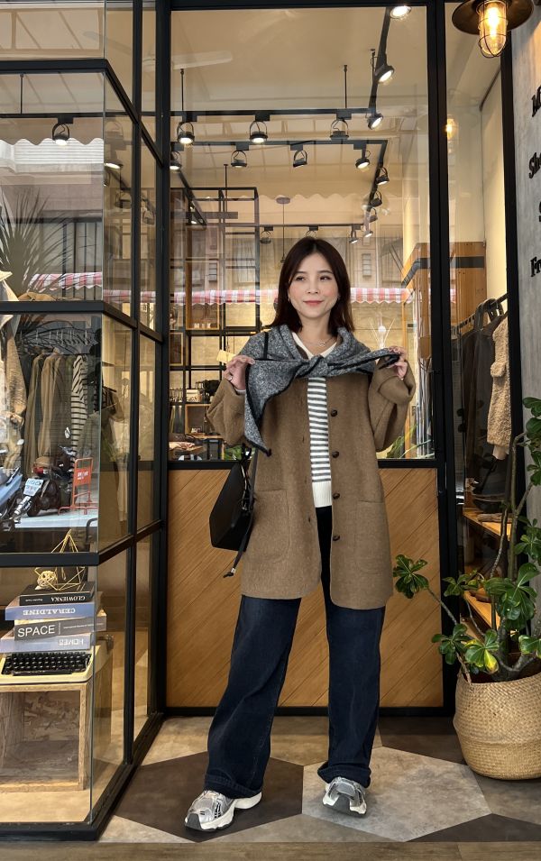 Dc122. QQ感100% 羊毛輕量大衣 