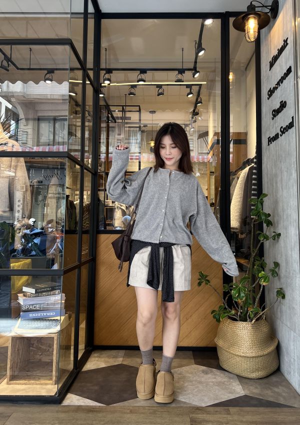 Sp123.霧絨面可愛開襟衫/灰 