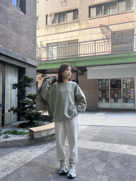 Aa66.闆娘私心推薦絨面超舒服大學T 