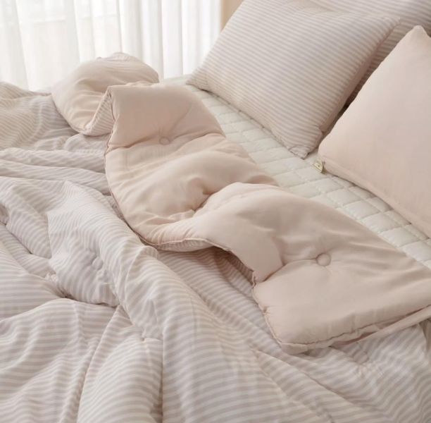 Kg93清新感線條四季厚被/奶杏 