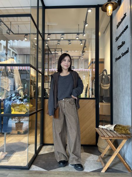 Nv124.超好看水洗色燈芯坑紋寬褲 