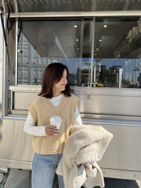 Hn128.卷卷奶油針織背心 