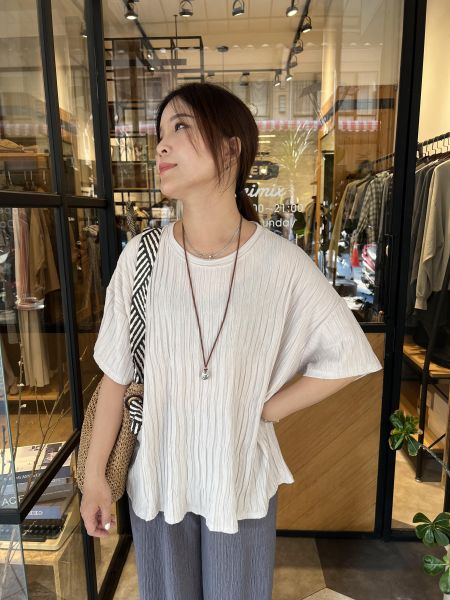 Ap408.質感檔口皺摺慵懶上衣 