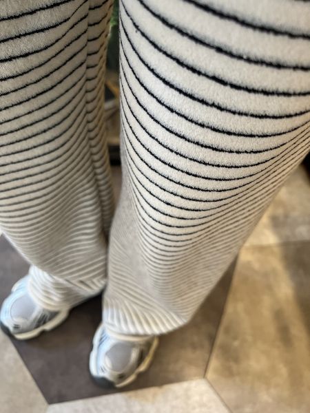 Dm121.跌破眼鏡的顯瘦條紋舒服褲 