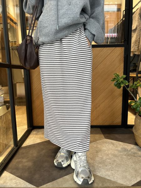 Dc114.延展細針條紋口袋裙 