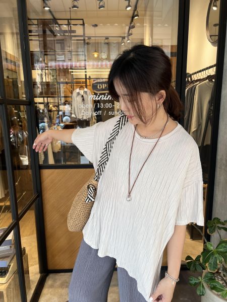 Ap408.質感檔口皺摺慵懶上衣 