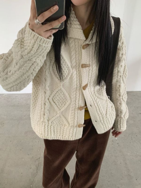 Nn114.超美必收牛角扣麻花外套 