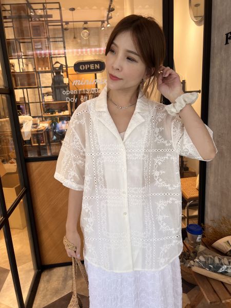 JL716.雕花天花板微美襯衫 
