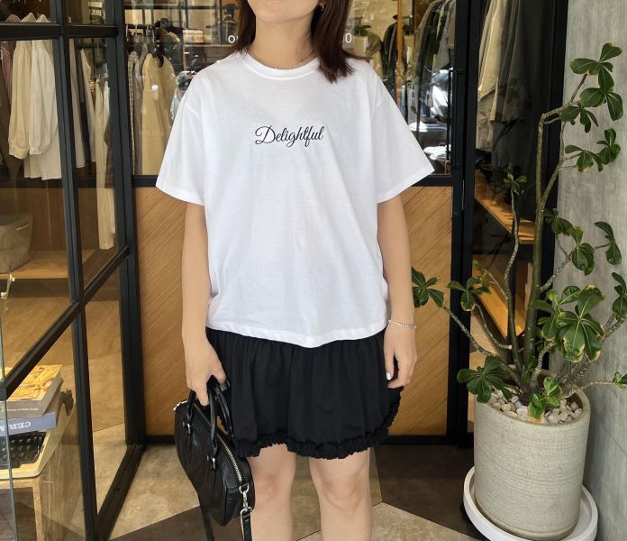 Mh302.電繡英字質感方型t 