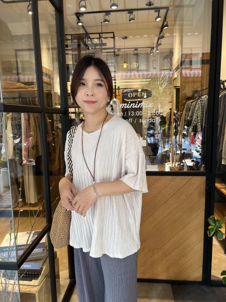 Ap408.質感檔口皺摺慵懶上衣 