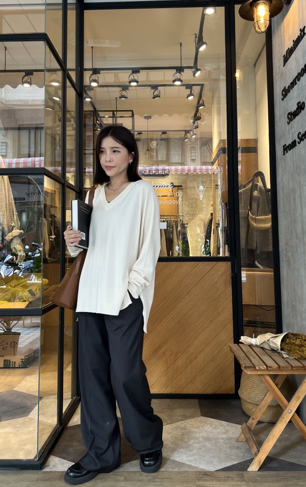 Nv106.質感s家親膚v領針織設計上衣 