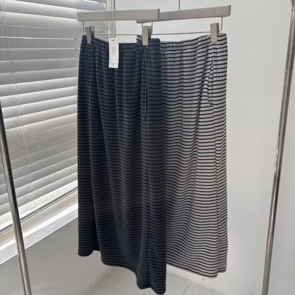 Dc114.延展細針條紋口袋裙 