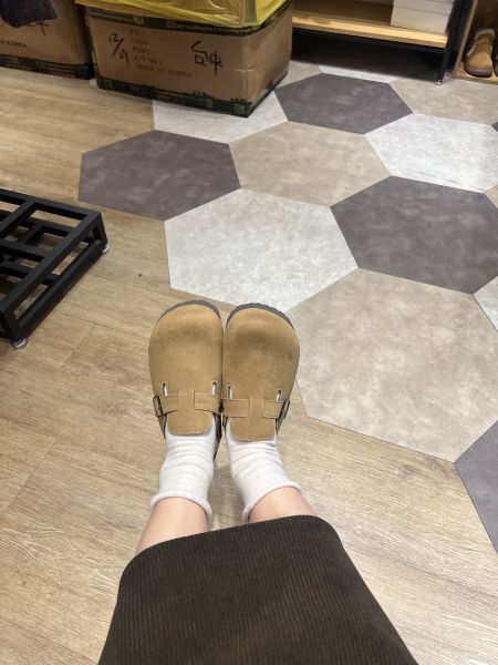 Jn126.超輕量扣環包頭鞋 