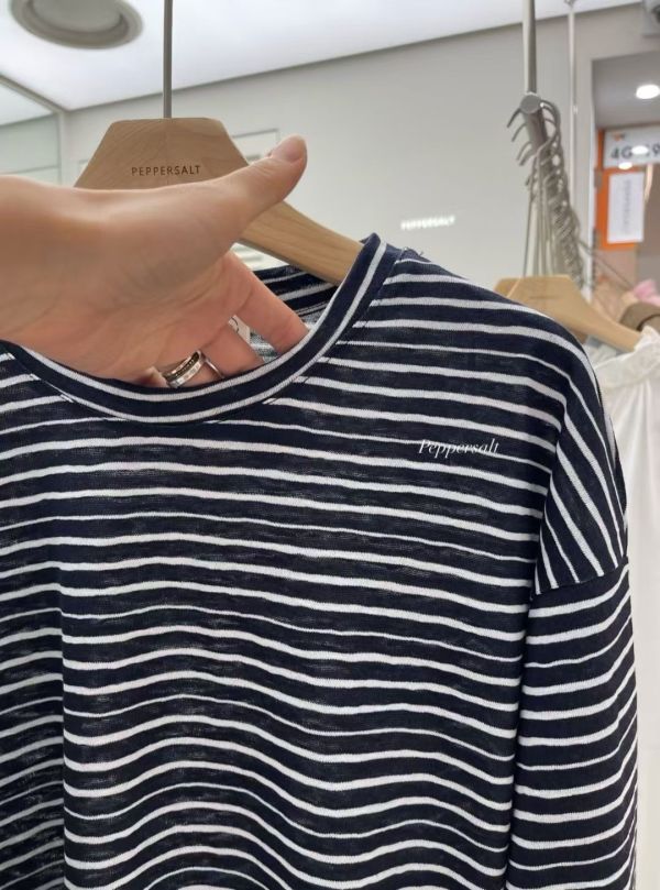 At901.不規則棉條紋T 