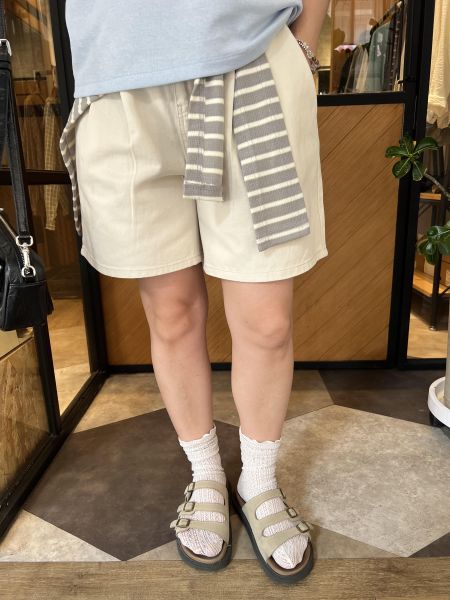 Ai29.不挑人奶油系短褲 