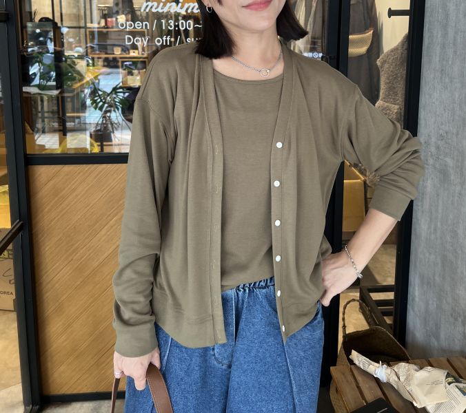 Nv104.質感檔口雙層次開釦上衣 