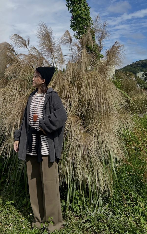 Nn123.設計師檔口坑條絨帽衫外 