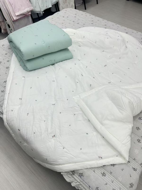 Kg73.刺繡小花天絲莫代爾四季被/灰 