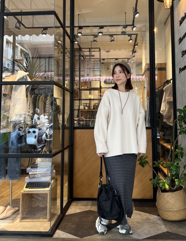 Dc114.延展細針條紋口袋裙 