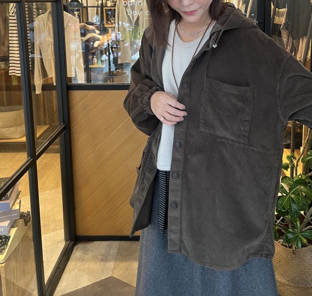 Nn123.設計師檔口坑條絨帽衫外 