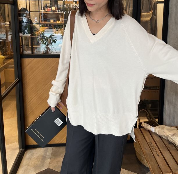Nv106.質感s家親膚v領針織設計上衣 