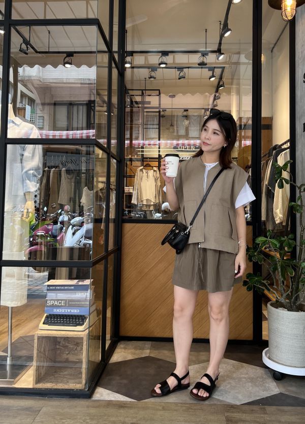 My525.設計師檔口超美背心外 