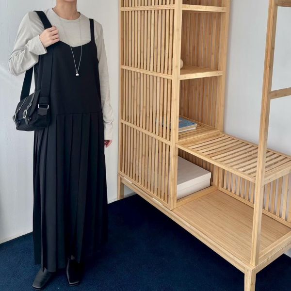 Ma319.西料百褶吊帶裙 