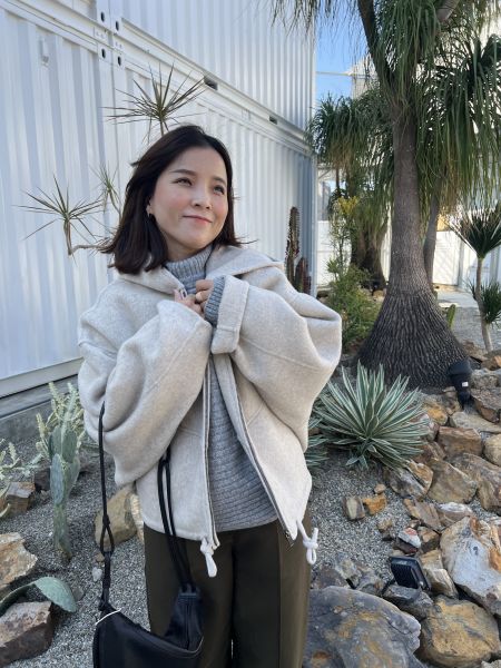 Hn130.必買可愛羊絨帽斗篷手工大衣 