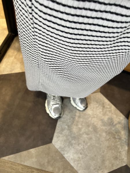 Dc114.延展細針條紋口袋裙 