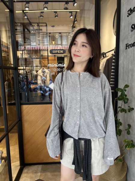Sp123.霧絨面可愛開襟衫/灰 