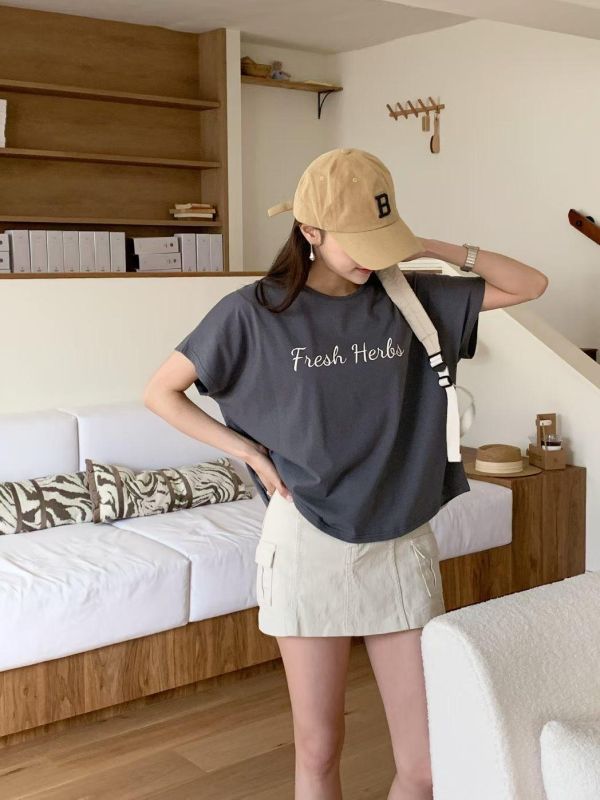 Ai02.微斗篷英字t 