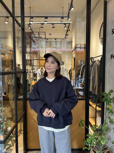 Jn108.全員必收超美版單色大學t 