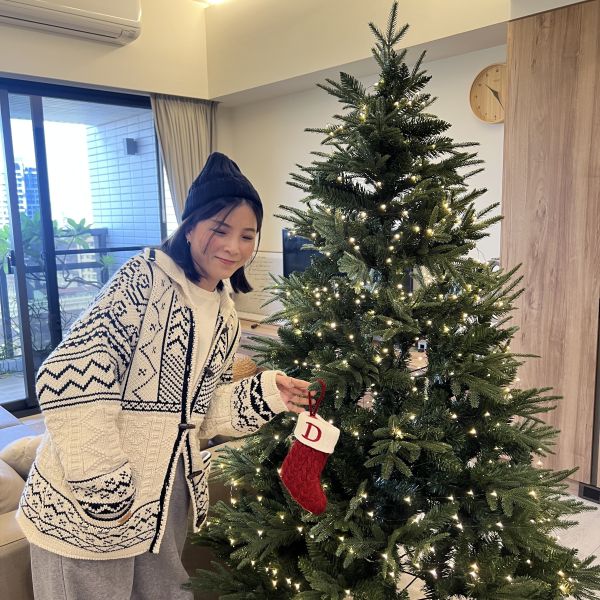 Dm127.冬日必備菲爾島木釦毛衣外！ 