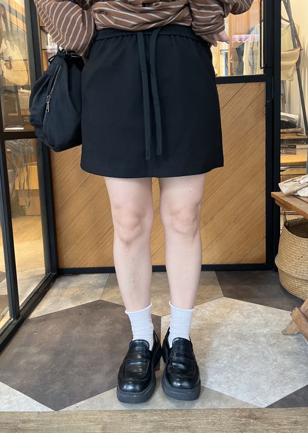 Aa927.質感藏肉裙褲 