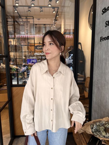 Fb07.質感愛牌家後打褶美襯衫 