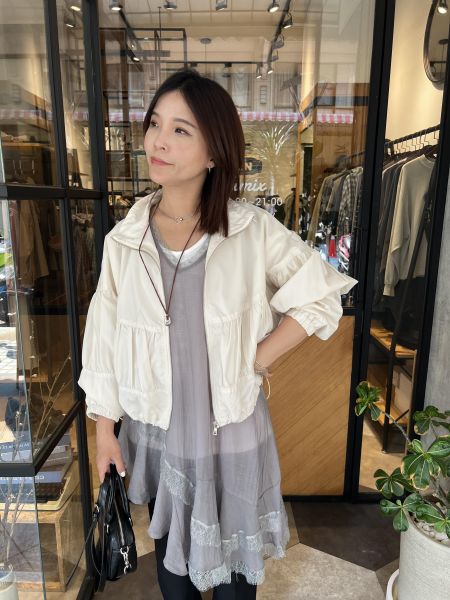 Ap419.可愛抓皺輕量短風衣 