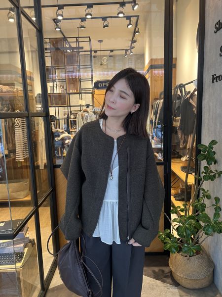 Nn124.超愛的設計師檔口厲害剪裁毛呢外 