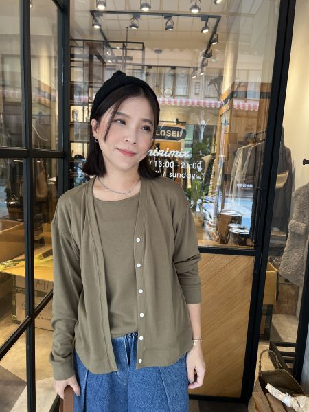 Nv104.質感檔口雙層次開釦上衣 