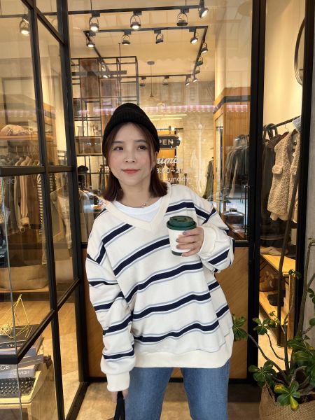 Dc108.室友共穿/清新v領寬條大學t! 