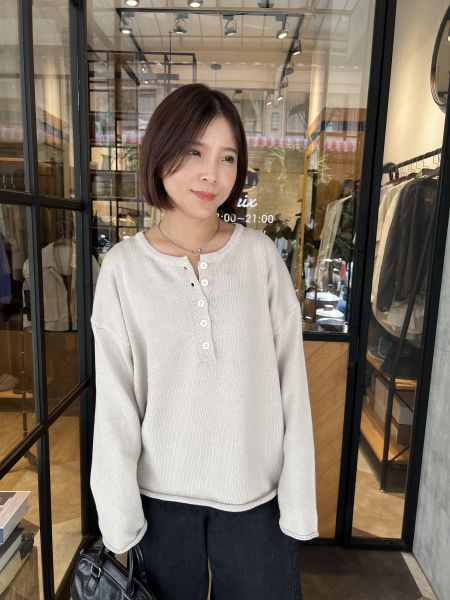 La07.小排扣毛線上衣 