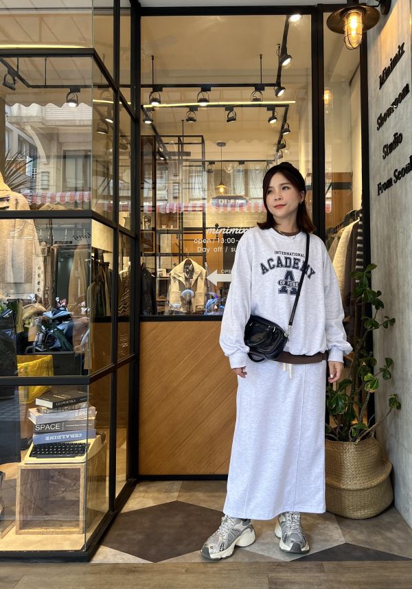 Sp117.（必買）可配套裝春款大學t/雲灰 